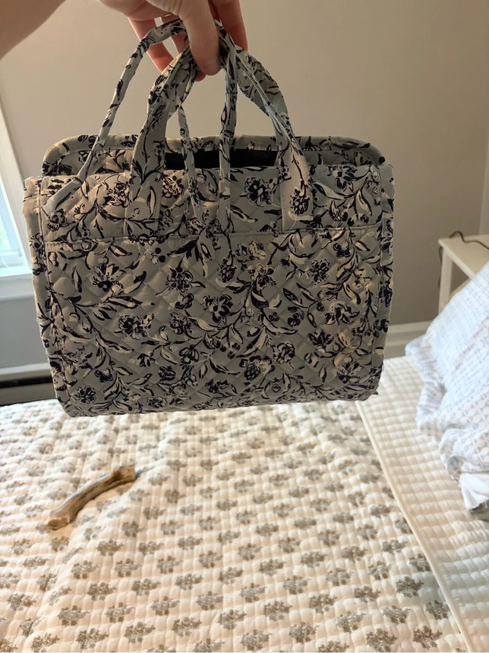 Vera Bradley Floral Quilted Hanging Organizer Skirt Bag - Gray